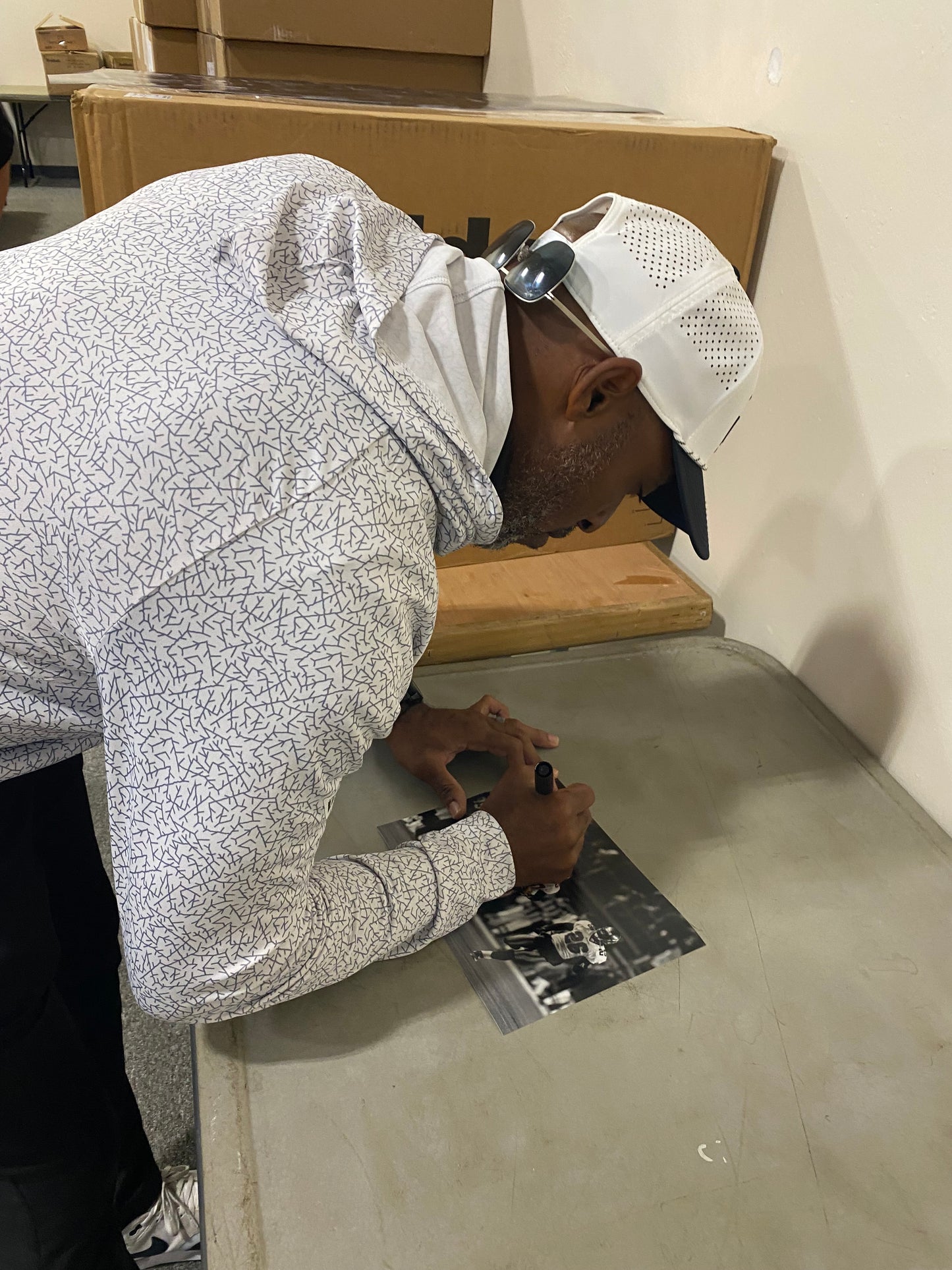 Ronde Barber Signed Tampa Bay Buccaneers 8x10 Shut Down the Vet