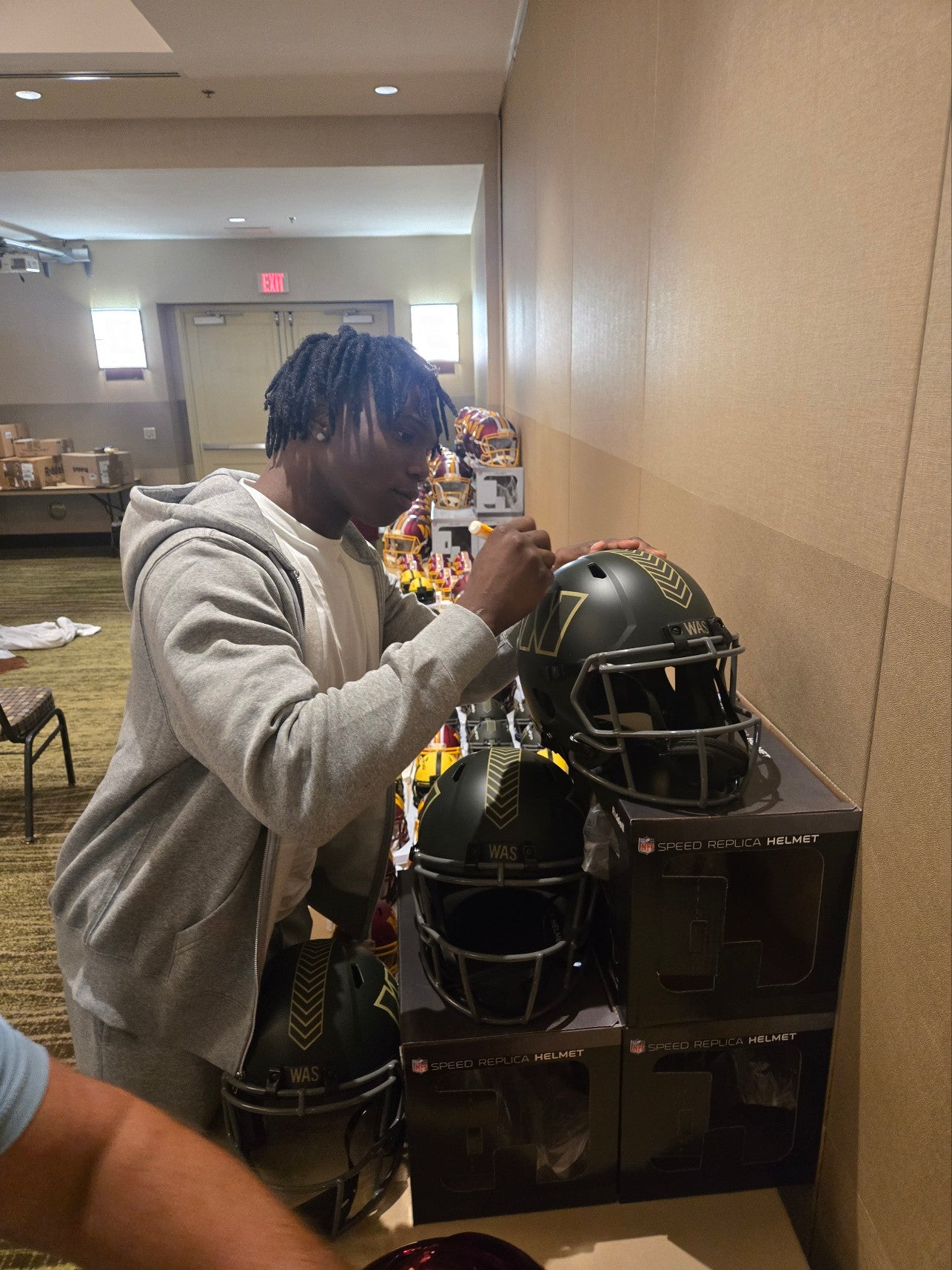 Jacory Croskey-Merritt Signed Washington Commanders 2025 Salute to Service Alternate Speed Mini Helmet