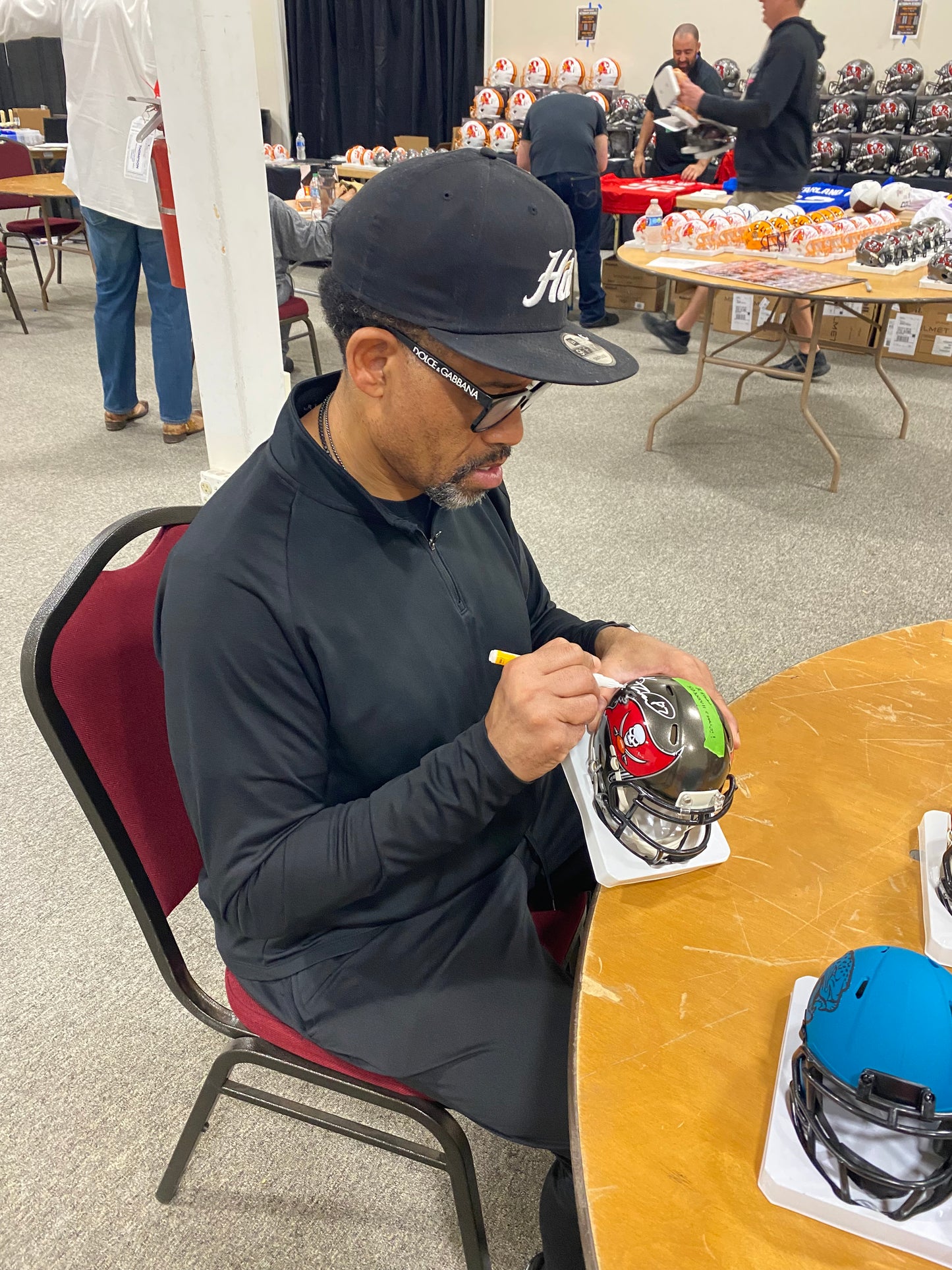 Keenan McCardell Signed Tampa Bay Buccaneers Mini Speed Football Helmet