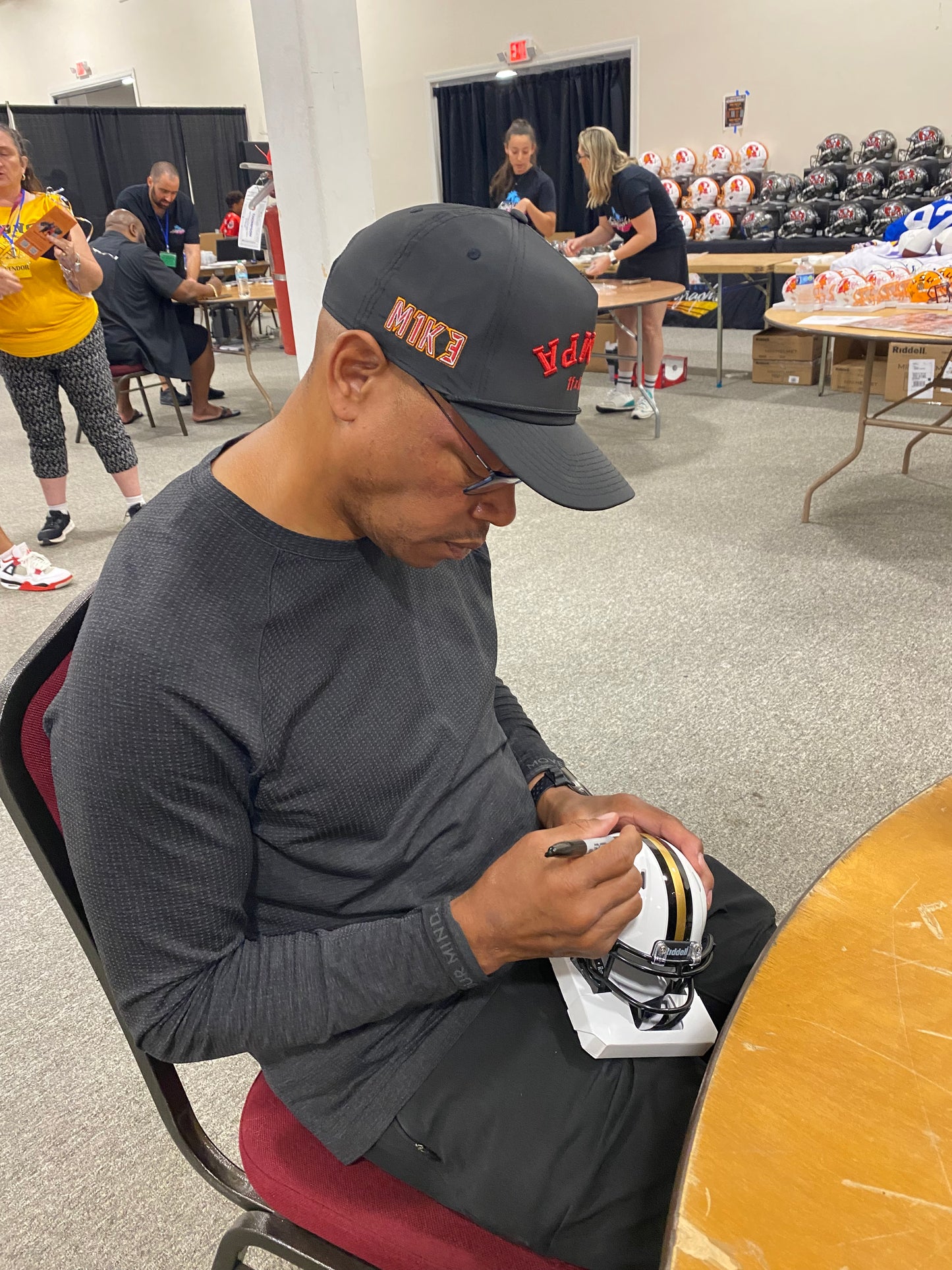 Shelton Quarles Signed Vanderbilt Commodores Mini Speed Football Helmet
