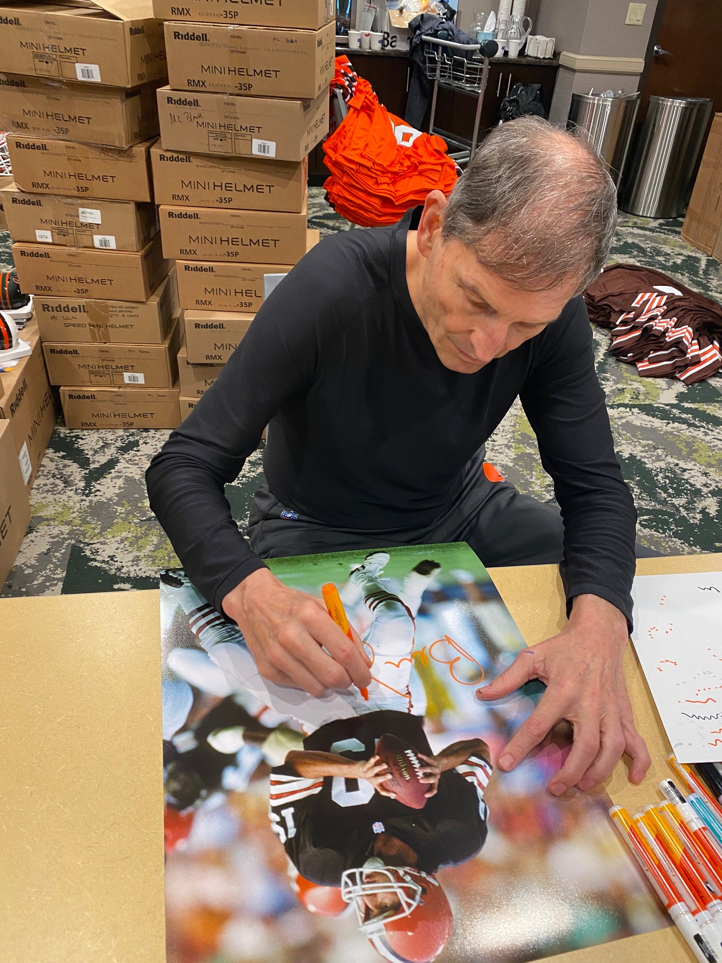 Bernie Kosar signed Cleveland Browns 16x20 Photo