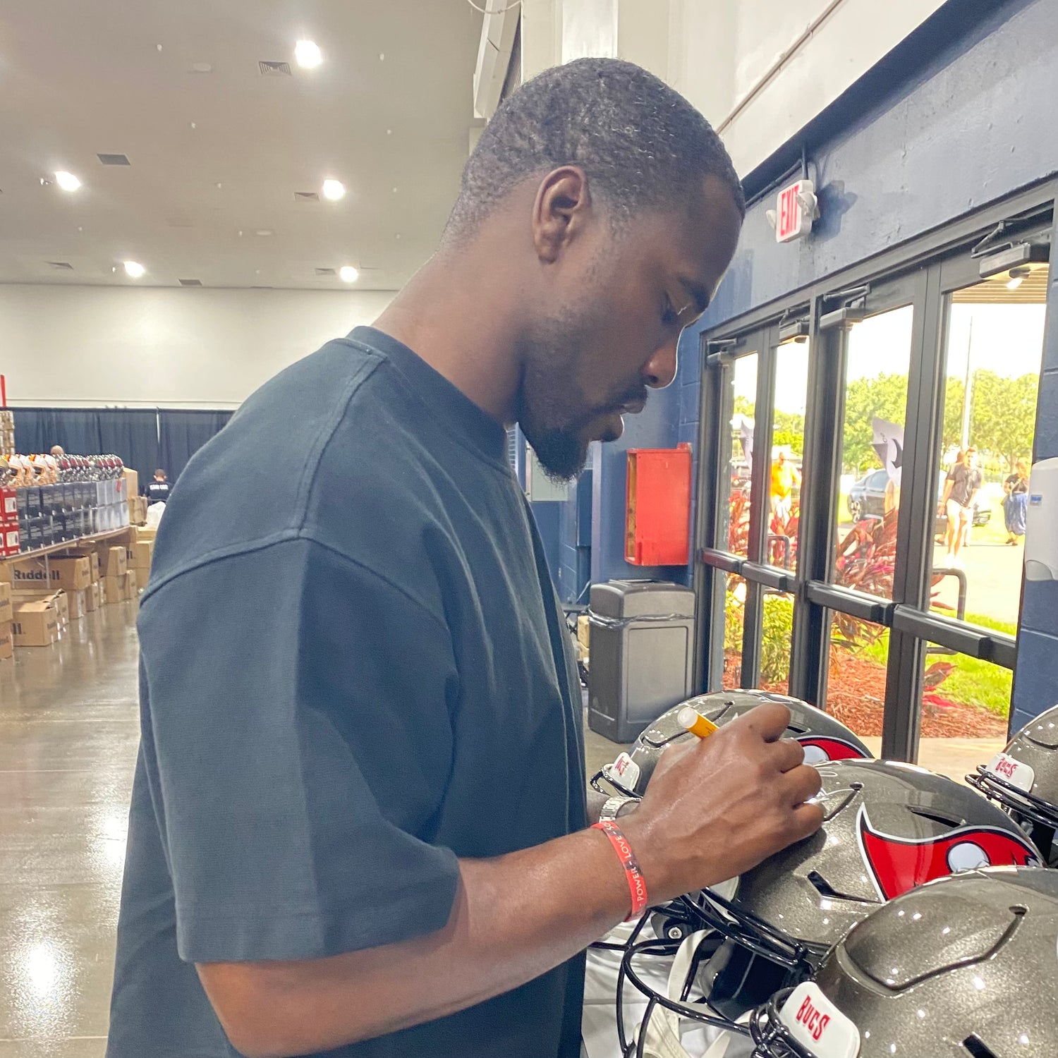 Lavonte David Private Signing - June 6, 2025 - Click to Shop the Lavonte David Collection