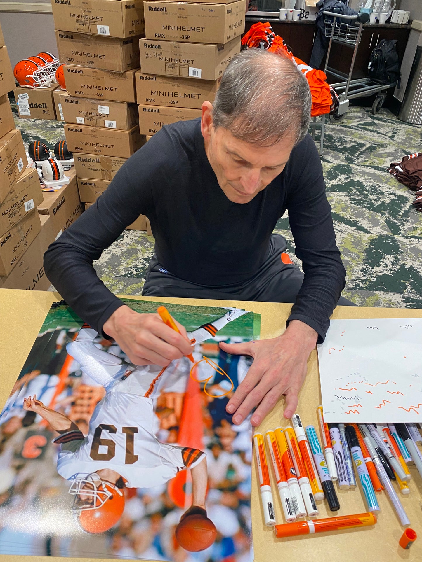 Bernie Kosar signed Cleveland Browns 16x20 Photo