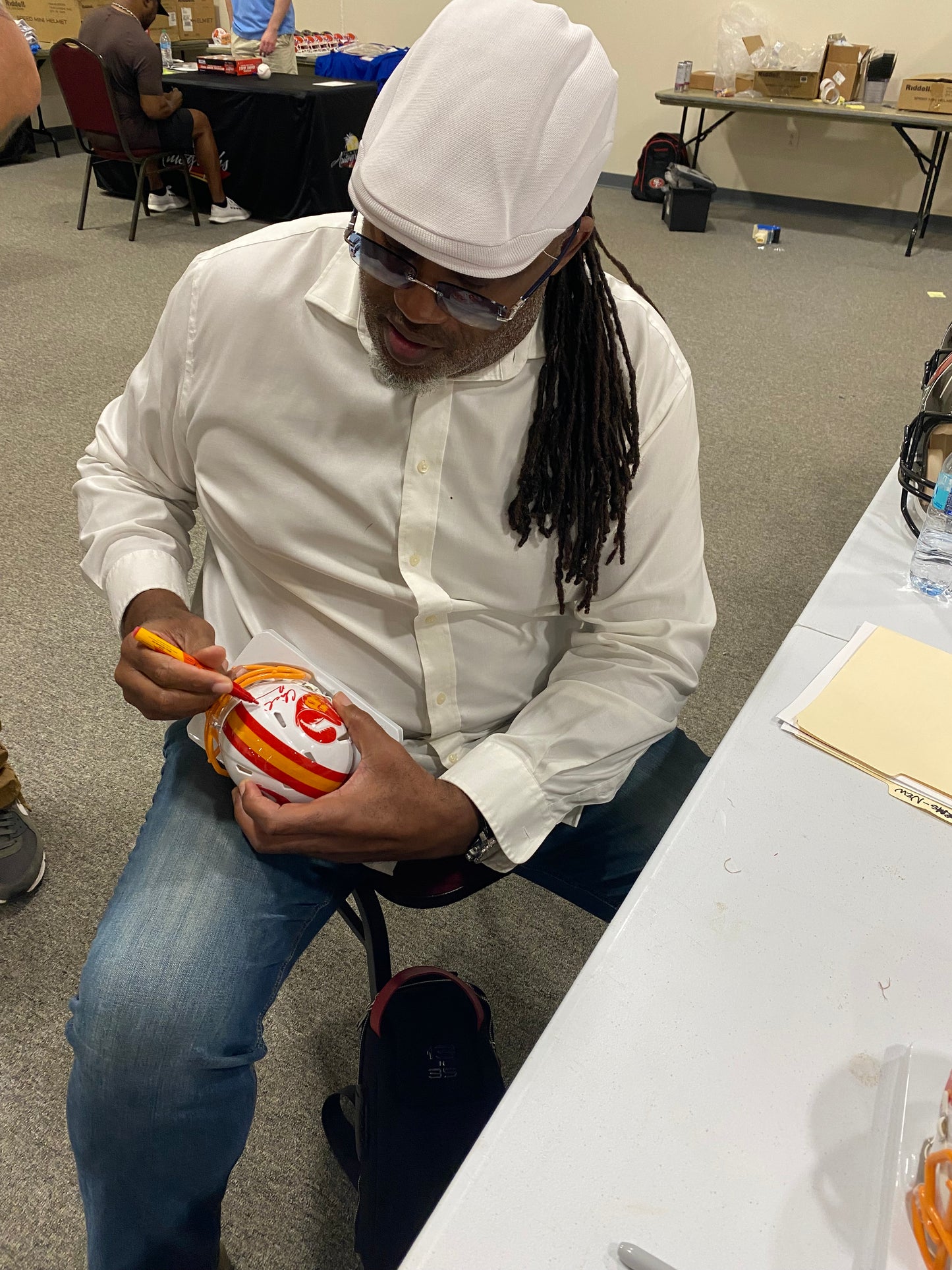 Chidi Ahanotu Signed Tampa Bay Buccaneers Throwback Mini Speed Football Helmet