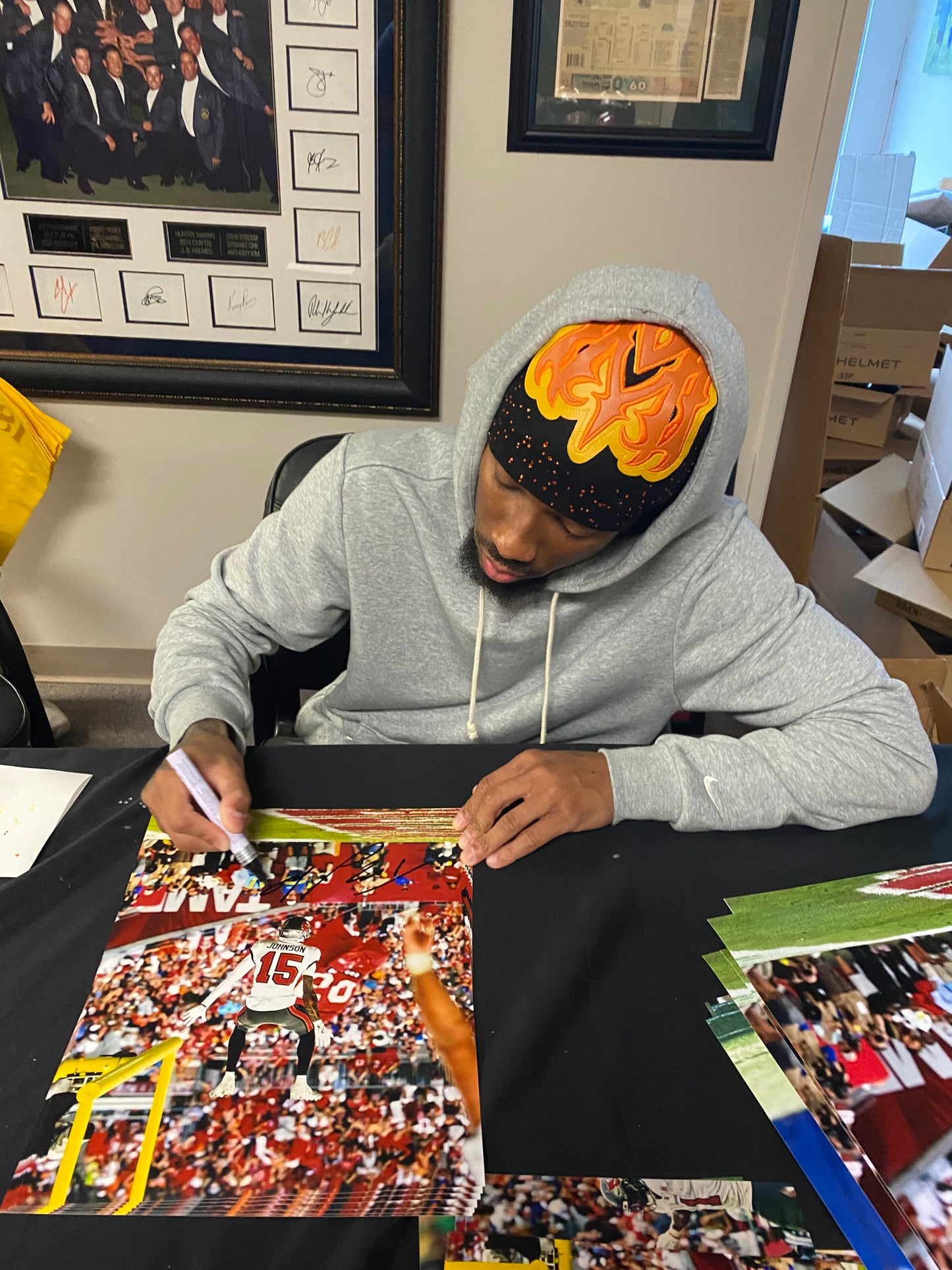 Tez Johnson Signed Tampa Bay Buccaneers 16x20 Photo