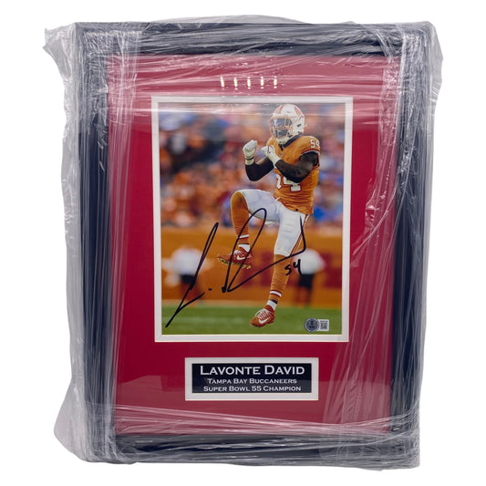 Lavonte David Signed Tampa Bay Buccaneers 8x10 Photo - Custom Framed