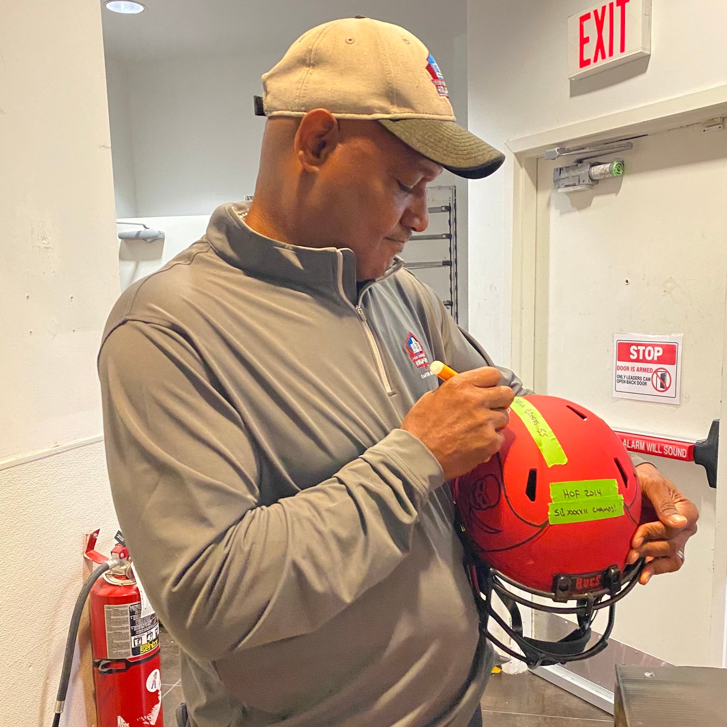 Derrick Brooks Signed Tampa Bay Buccaneers Rave Alternate Full Size Replica Helmet